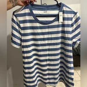 Women’s Gap t-shirt size Large